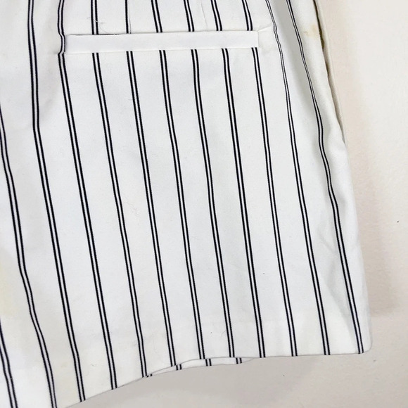 ZARA  | PLEATED HIGH WAIST PAPER BAG WHITE STRIPED SHORT - Picture 14 of 14